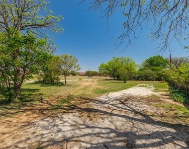 2929 Sayles Boulevard - Photo Thumbnail 36