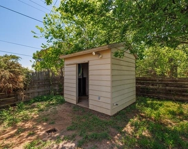 2929 Sayles Boulevard - Photo Thumbnail 31