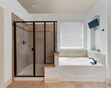 1204 E Shawnee Drive - Photo Thumbnail 16