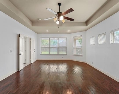 1204 E Shawnee Drive - Photo Thumbnail 14