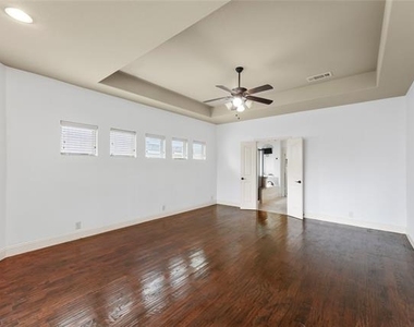 1204 E Shawnee Drive - Photo Thumbnail 13