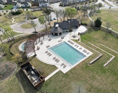 1535 Calcot Lane - Photo Thumbnail 30