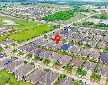 1535 Calcot Lane - Photo Thumbnail 25
