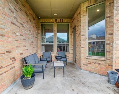 1535 Calcot Lane - Photo Thumbnail 21