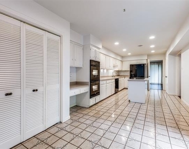 12202 Montego Plaza - Photo Thumbnail 10