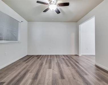 428 N Dallas Avenue - Photo Thumbnail 16