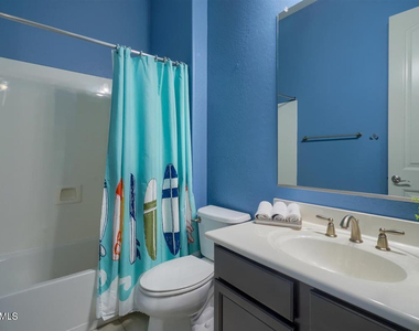 7570 W Quail Avenue - Photo Thumbnail 25