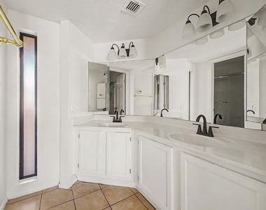 11666 N 28th Drive - Photo Thumbnail 14