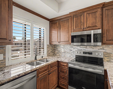 11666 N 28th Drive - Photo Thumbnail 10