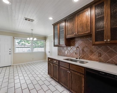 908 Prestwick Lane - Photo Thumbnail 11