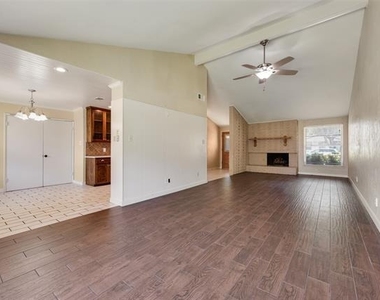 908 Prestwick Lane - Photo Thumbnail 7