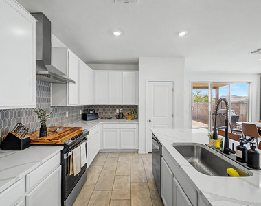 8345 W Fulton Street - Photo Thumbnail 5