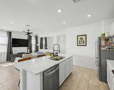 8345 W Fulton Street - Photo Thumbnail 24