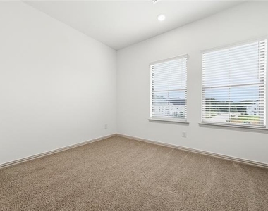 2837 Bluejack Road - Photo Thumbnail 25