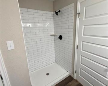 1311 Manor Drive - Photo Thumbnail 19