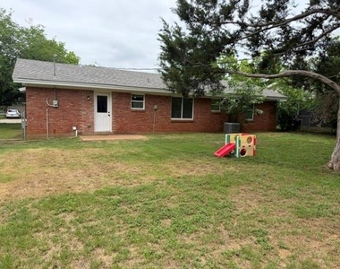 1311 Manor Drive - Photo Thumbnail 24