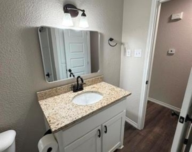 1311 Manor Drive - Photo Thumbnail 12