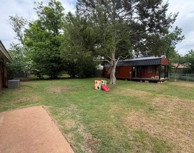 1311 Manor Drive - Photo Thumbnail 23