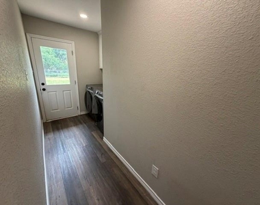 1311 Manor Drive - Photo Thumbnail 21