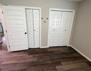 1311 Manor Drive - Photo Thumbnail 15