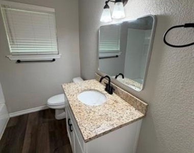 1311 Manor Drive - Photo Thumbnail 10