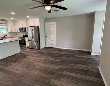 1311 Manor Drive - Photo Thumbnail 3