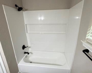 1311 Manor Drive - Photo Thumbnail 11