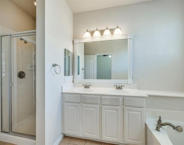 628 Gray Stone Lane - Photo Thumbnail 5