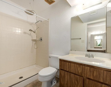 3109 W Harmont Drive - Photo Thumbnail 16
