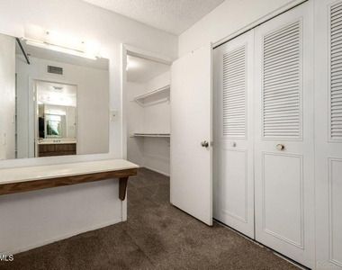 3109 W Harmont Drive - Photo Thumbnail 15