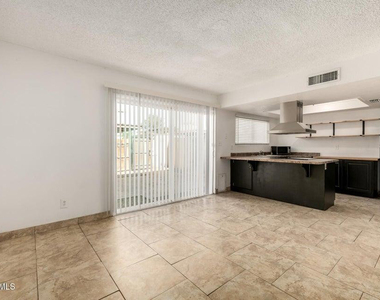 3109 W Harmont Drive - Photo Thumbnail 3