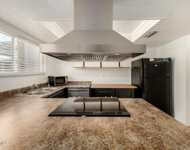 3109 W Harmont Drive - Photo Thumbnail 1