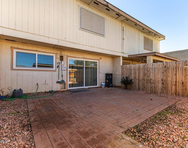 3109 W Harmont Drive - Photo Thumbnail 23