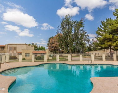 3109 W Harmont Drive - Photo Thumbnail 27