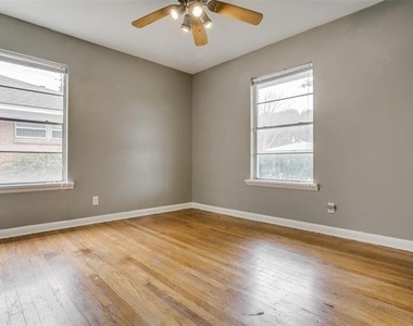 404 Valley Drive - Photo Thumbnail 16