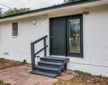404 Valley Drive - Photo Thumbnail 20