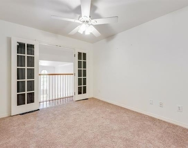 115 Idle Creek Court - Photo Thumbnail 12