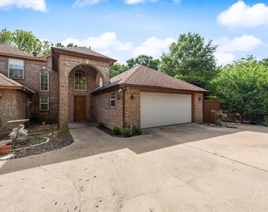 115 Idle Creek Court - Photo Thumbnail 1