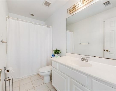 115 Idle Creek Court - Photo Thumbnail 20