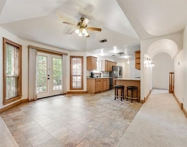 115 Idle Creek Court - Photo Thumbnail 4