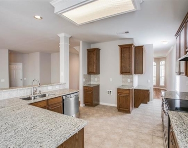 449 Sausalito Drive - Photo Thumbnail 7