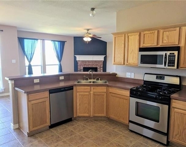 2200 Fieldcrest Drive - Photo Thumbnail 9