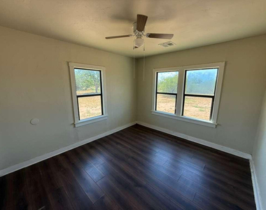 2082 N Cougar Place - Photo Thumbnail 32