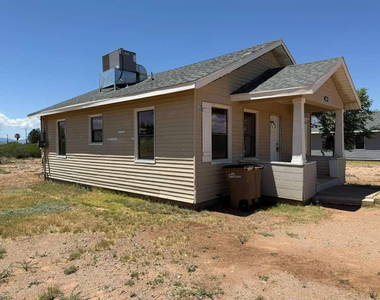 2082 N Cougar Place - Photo Thumbnail 5