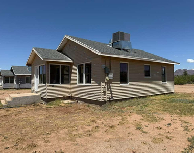 2082 N Cougar Place - Photo Thumbnail 6