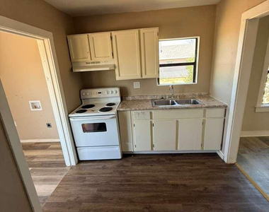 2082 N Cougar Place - Photo Thumbnail 13