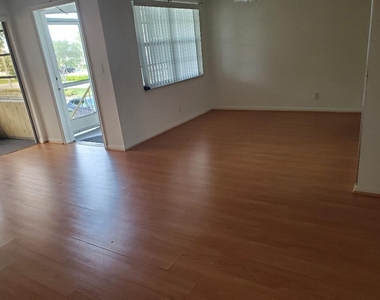 110 Stratford H - Photo Thumbnail 2