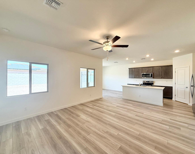 634 W Red Hawk Court - Photo Thumbnail 6