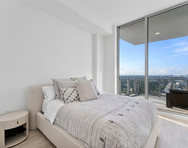 220 Lake Shore Drive - Photo Thumbnail 20