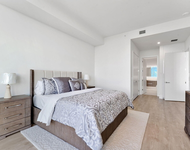 220 Lake Shore Drive - Photo Thumbnail 12